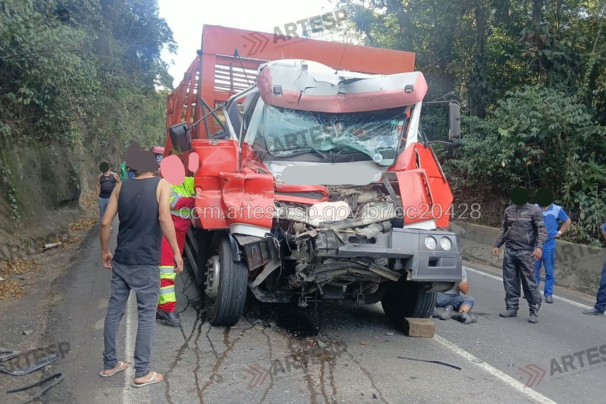 caminhão colisão