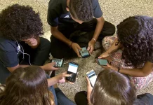 92% das escolas já restringem o uso de aparelhos eletrônicos