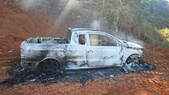 Homem que perseguia e ameaçava ex-companheira e incendiou carro dela é preso em São José Homem que perseguia e ameaçava ex-companheira e incendiou carro dela é preso em São José