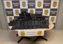Cerca de 100 kg de cocaína são apreendidos com rastreadores dentro de “casa bomba” no Guarujá