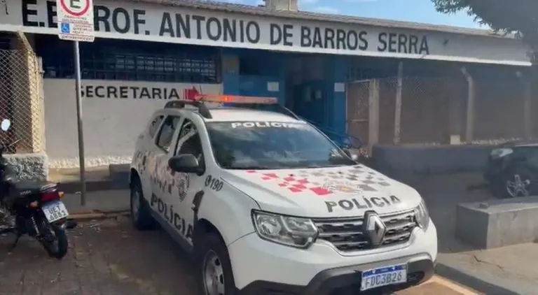 Aluna diz ter ouvido “vozes em sua cabeça” ao esfaquear colega dentro de escola