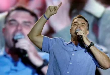 Flávio Bolsonaro diz que é alvo de ‘guerra psicológica’ com especulações sobre escândalos