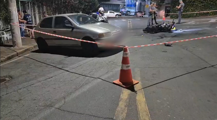 Motociclista fica gravemente ferido após tentar fugir da polícia e colidir contra um carro em Limeira