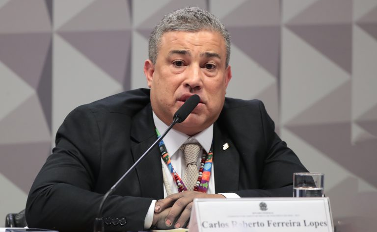 Suspeito de liderar esquema do INSS se entrega à Polícia Federal