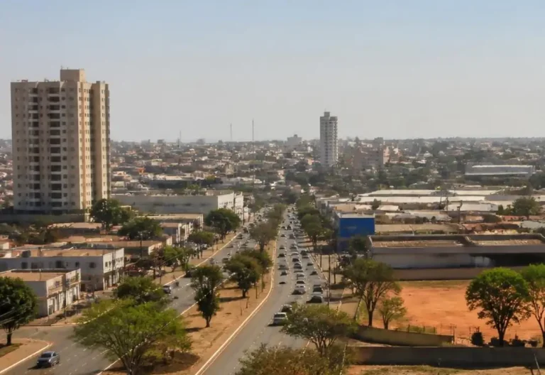 Veranico mantém calor intenso e baixa umidade em várias regiões do Brasil