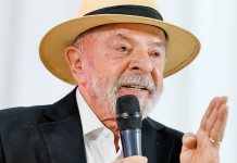 Lula promete continuidade econômica e não menciona redução de gastos em plano de governo