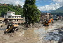 Mortes no Nepal e na China chegam a quase 800, e autoridades fazem alertas sobre mudanças climáticas