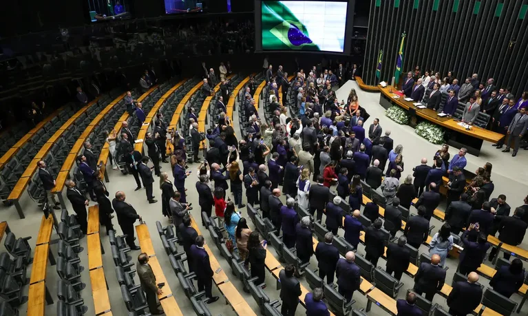 Câmara vota nesta segunda (31) fim da ‘taxa das blusinhas’