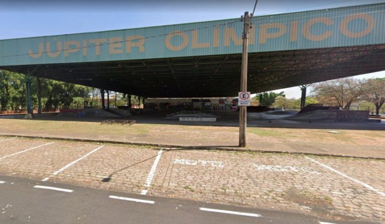Homem de 50 anos morre após passar mal em aula de natação