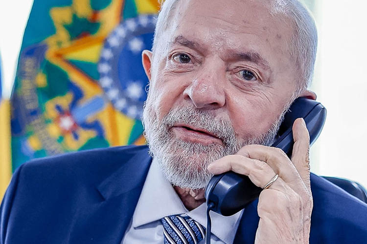 Lula liga para Trump e diz que tarifaço contra Brasil é baseado em alegações infundadas