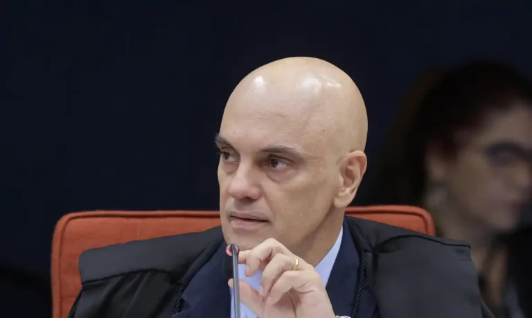 Moraes diz que IA é anabolizante para desinformação eleitoral e que só sobra cassação por uso indevido