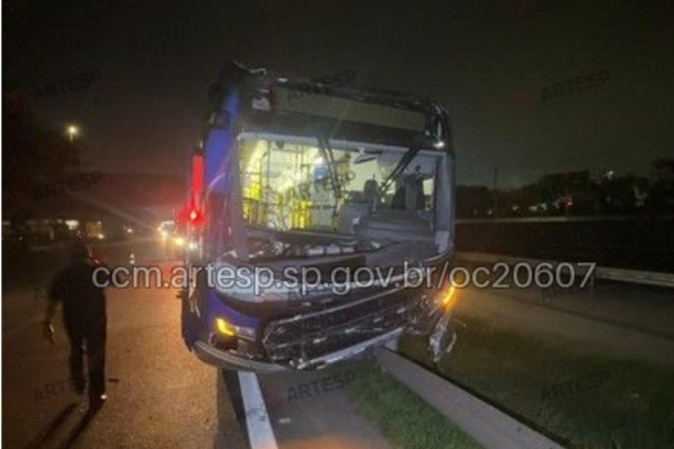 onibus colisao