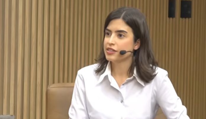 Tabata Amaral chama fundo eleitoral de “tapa na cara” e critica emendas