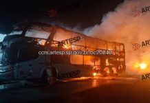 Ônibus pega fogo na Rodovia Anhanguera em Limeira