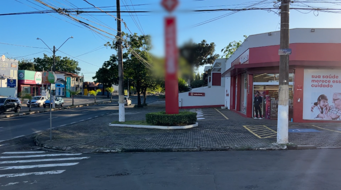 Farmácia é assaltada por criminosos armados e encapuzados em Sousas Farmácia é assaltada por criminosos armados e encapuzados em Sousas