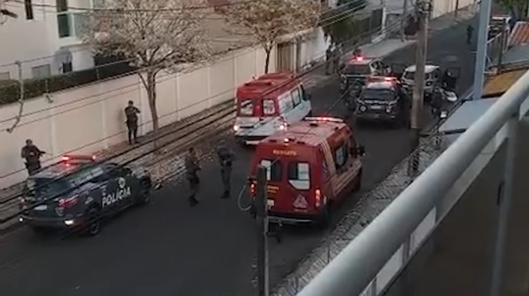 Dois homens morrem após confronto com policiais durante roubo