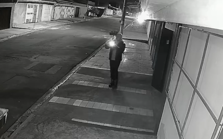 Homem é flagrado fotografando casas durante a noite em Paulínia