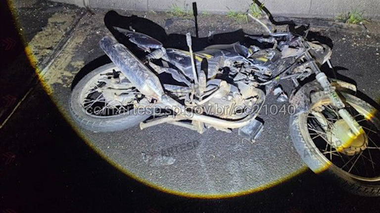 Moto cai na pista e passageiro morre na Adalberto Panzan, em Campinas