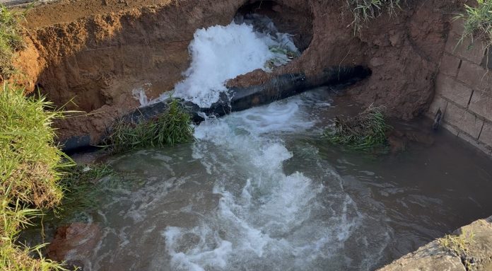 Adutora de água é rompida e deixa Avenida movimentada de Campinas interditada