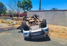 Homem morre após caminhonete capotar na PB-323, em Catolé do Rocha