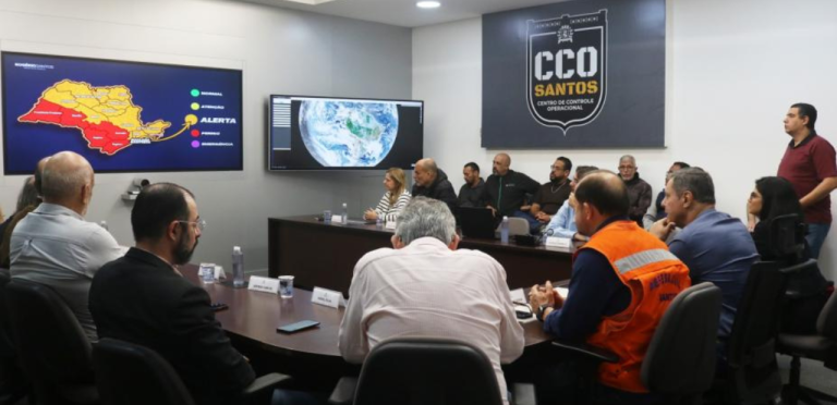 Chuvas em Santos mobilizam mais de mil profissionais