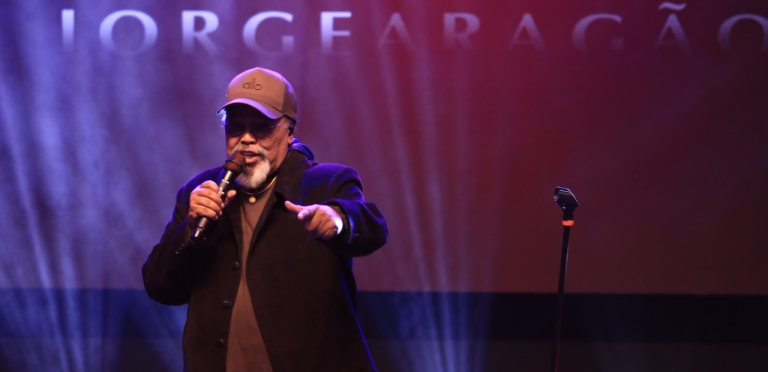 Santos lança Carnaval 2027 com show de Jorge Aragão