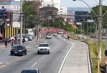 Estacionamento irregular gerou 56 mil infrações em 2026, sendo 3,4 mil identificadas por câmeras