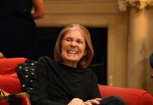 Morre Gloria Steinem, jornalista que foi pioneira do feminismo, aos 92 anos