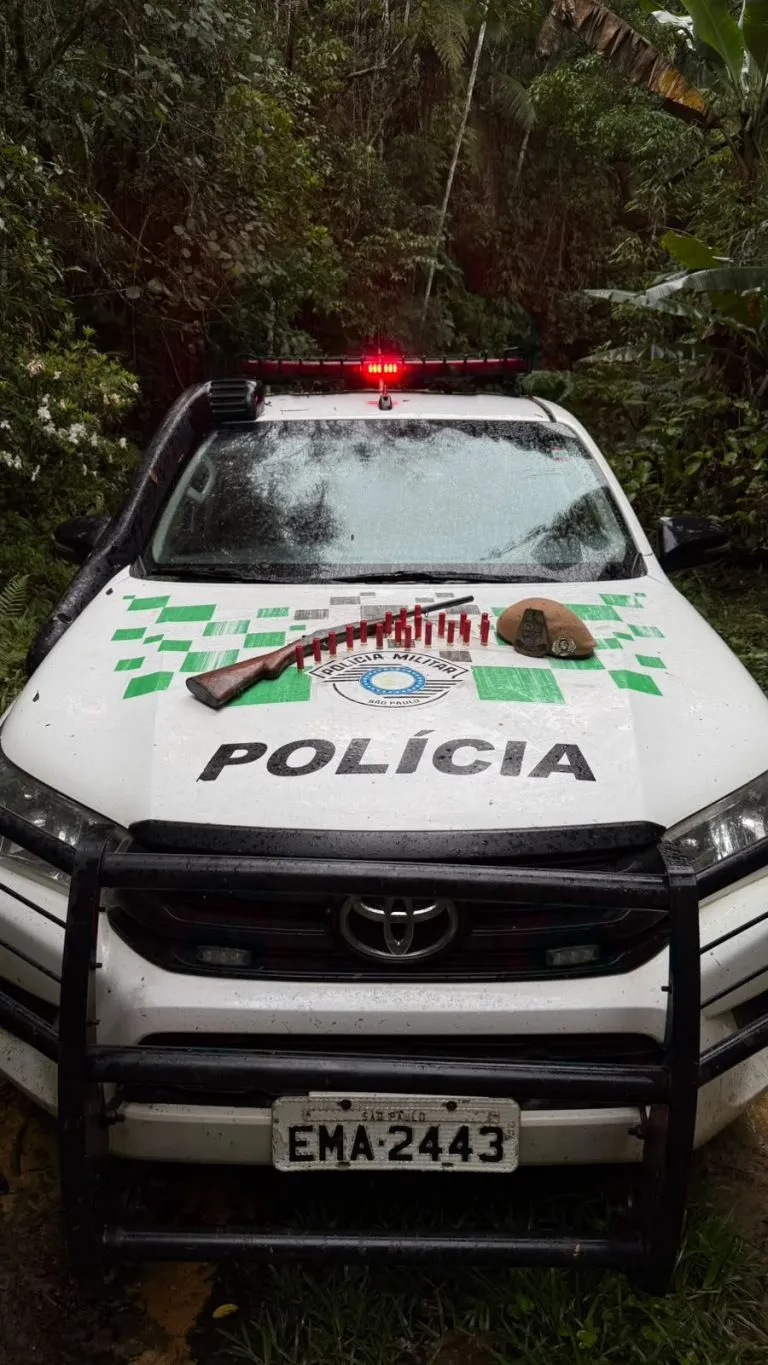 PM Ambiental apreende espingarda e munições dentro de parque em Paraibuna