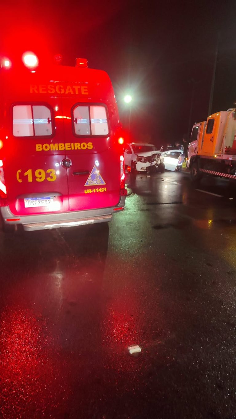 Acidente de trânsito deixa quatro vítimas na Rodovia Rio-Santos, em Caraguatatuba
