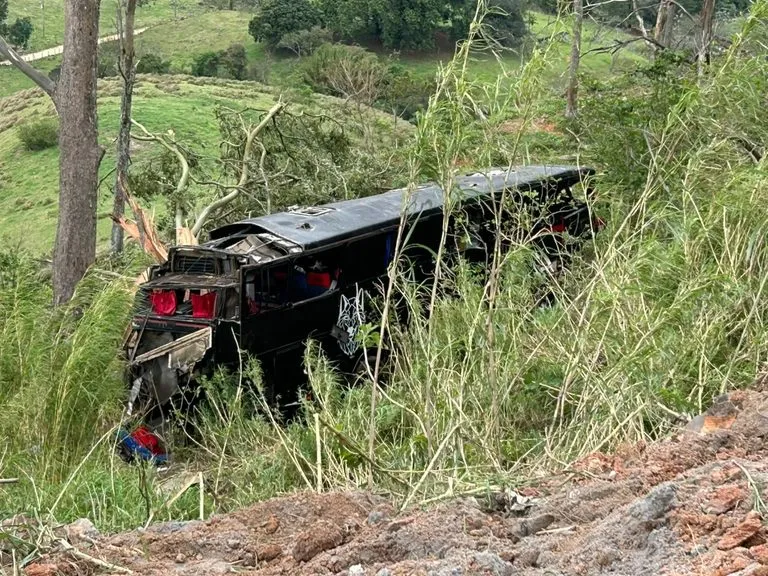 Quem são as vítimas do acidente com ônibus em Cruzeiro