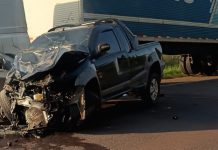 Duas pessoas morrem em colisão frontal na SP-461