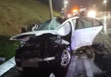 Empresário de 59 anos morre após bater carro contra poste na SP-425