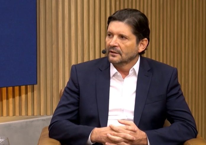 André do Prado defende impeachments no STF, propõe fim do foro e alinhamento com Tarcísio no Senado