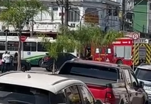 Idosa fica ferida após ser atropelada por ônibus em avenida de Santos