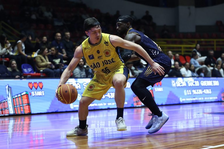 São José Basketball estreia nos playoffs do Paulista contra o Mogi