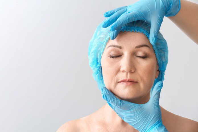 Cirurgia facial: por que a idade não define a hora certa de operar