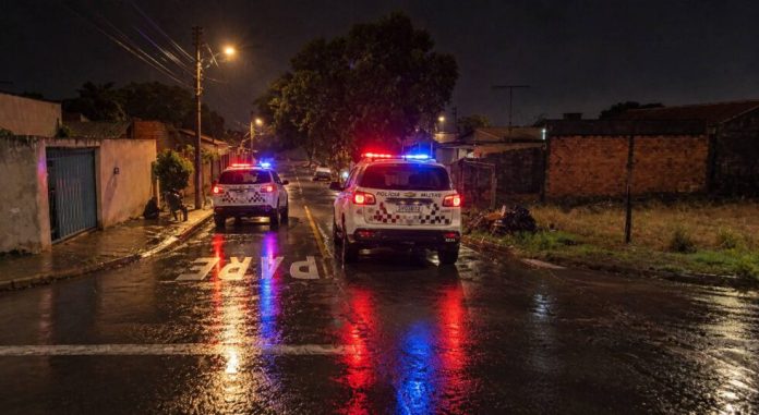 confronto com a pm
