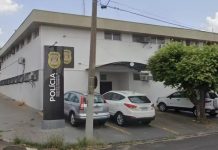 Homem ateia fogo na companheira e foge; mulher fica em estado grave
