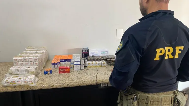 PRF apreende mais de mil ampolas de emagrecedores e anabolizantes escondidas em cilindro de GNV na BR-153