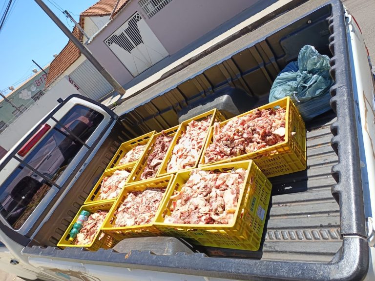 Vigilância Sanitária fecha fábrica clandestina de linguiças, espetinhos e hambúrgueres em Birigui