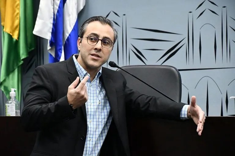 Projeto que enquadra ADIs como professores em Araçatuba tem votação adiada na Câmara