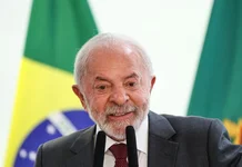 Lula anuncia reajuste de 15% no Bolsa Família a menos de um mês do primeiro turno