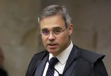 Mendonça rejeita pedido de aliado de Flávio Bolsonaro para barrar reajuste no Bolsa Família