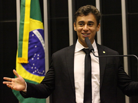 Nikolas pediu ajuda a Vorcaro para liberar minério, e banqueiro afirmou bancar voos dele, diz site