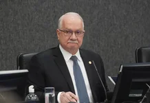 Fachin tira pedido de investigação contra Mendonça do inquérito das fake news