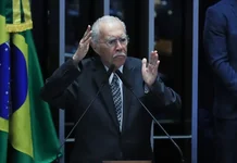 José Sarney, ex-presidente, é internado com quadro de pneumonia