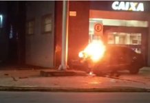 Incêndio atinge carro de passeio em avenida de Bertioga