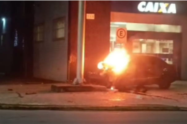 incendio carro bertioga