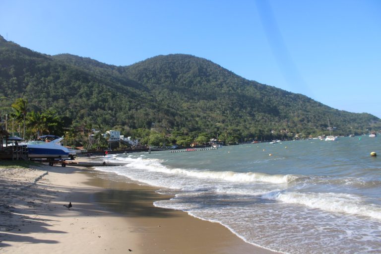 Vai dar praia? Frente fria muda o tempo no feriado em SP